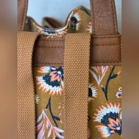 Universal Thread Canvas Floral print drawstring bucket style bag backpack - Picture 5 of 11